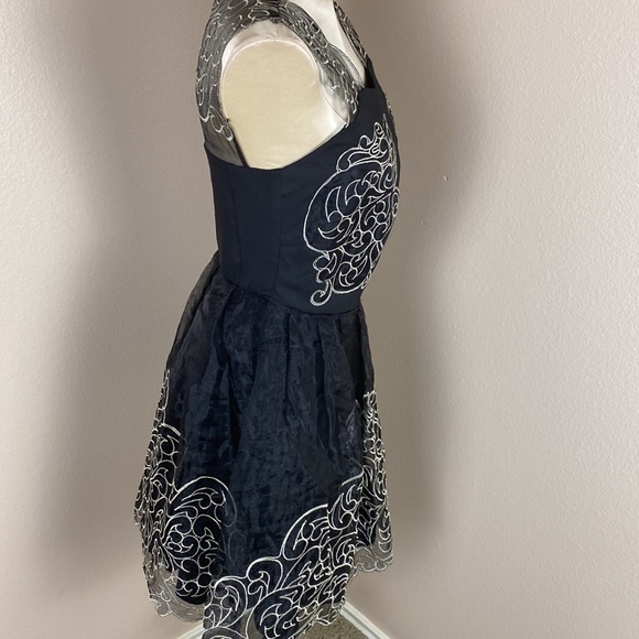 Black and Gold Party Dress - Picture 7 of 7